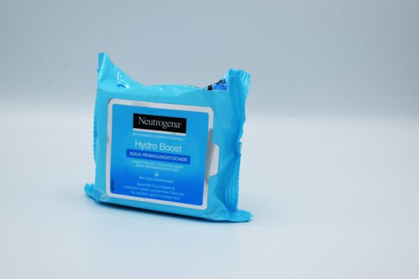 NEUTROGENA HYDRO BOOST CLEANSER WIPES - Image 2