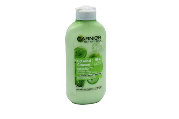 GARNIER GRAPE EXTRACT BOTANICAL CLEANSER 200ML