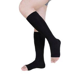 OCA GRADUATED COMPRESSION STOCKING CLASSIC UNDER KNEE OPEN TOE BLACK MEDIUM